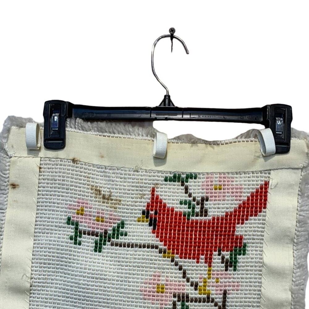 Vintage Handmade Acrylic Yarn Latch Hook Red Cardinal Bird Wall Hanging Rug Art - Picture 5 of 5